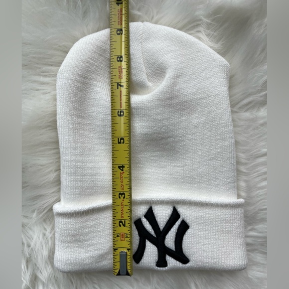 NWOT New York Yankees Unisex White Beanie Cuff Winter Warm Hat - Picture 5 of 6